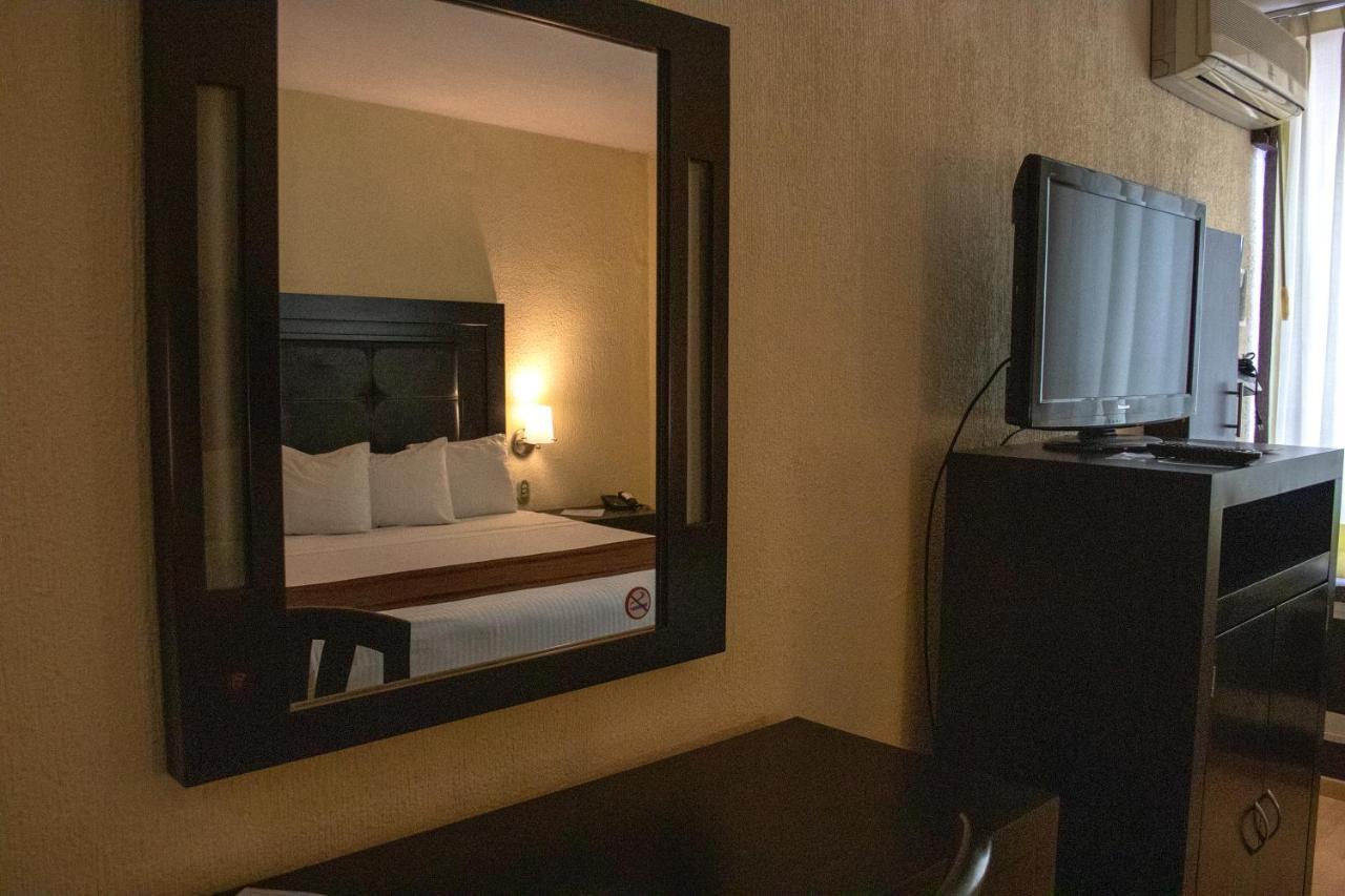 Hotel Santa Irene Guadalajara Extérieur photo