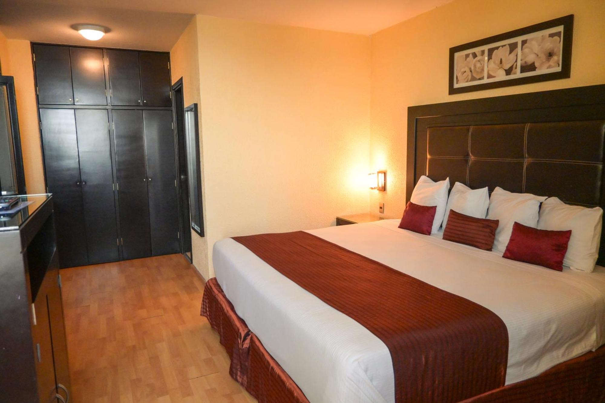 Hotel Santa Irene Guadalajara Extérieur photo