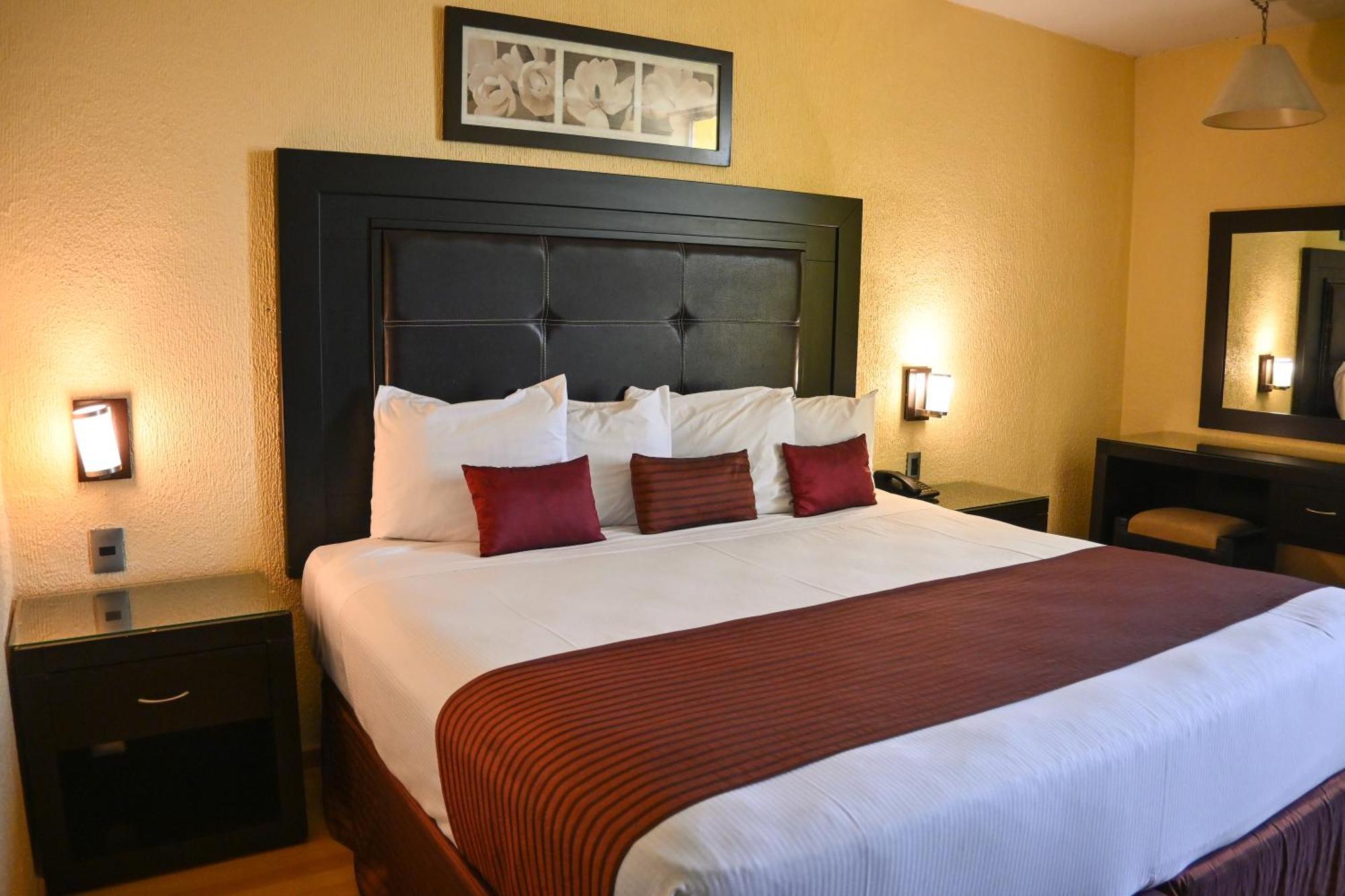 Hotel Santa Irene Guadalajara Extérieur photo