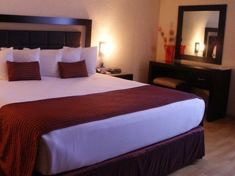 Hotel Santa Irene Guadalajara Extérieur photo
