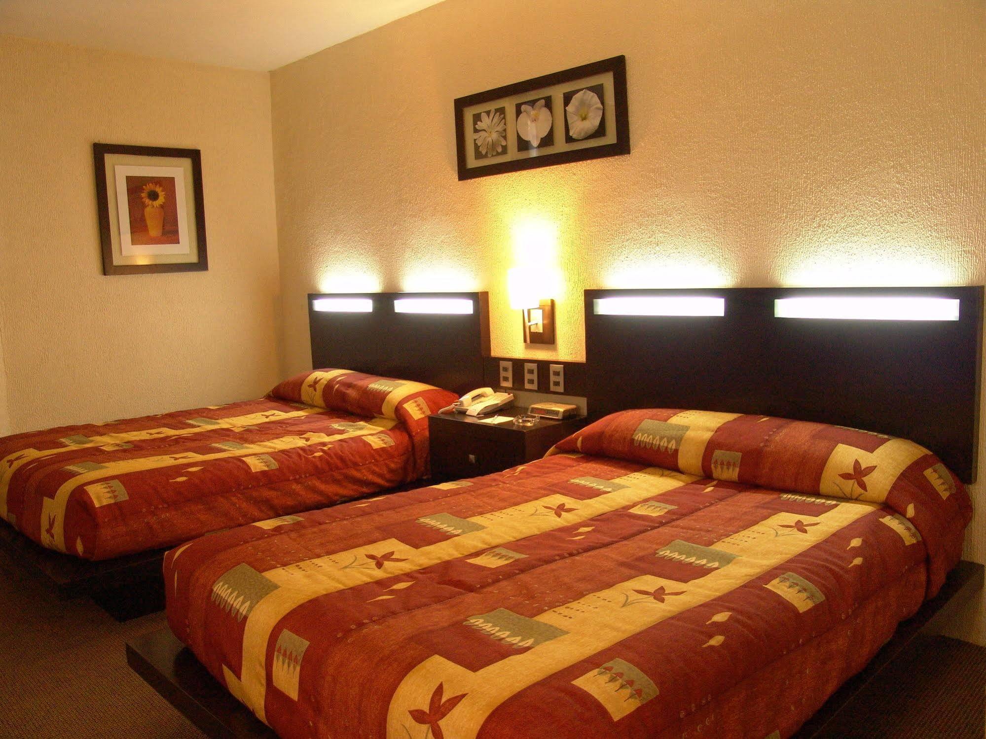 Hotel Santa Irene Guadalajara Extérieur photo