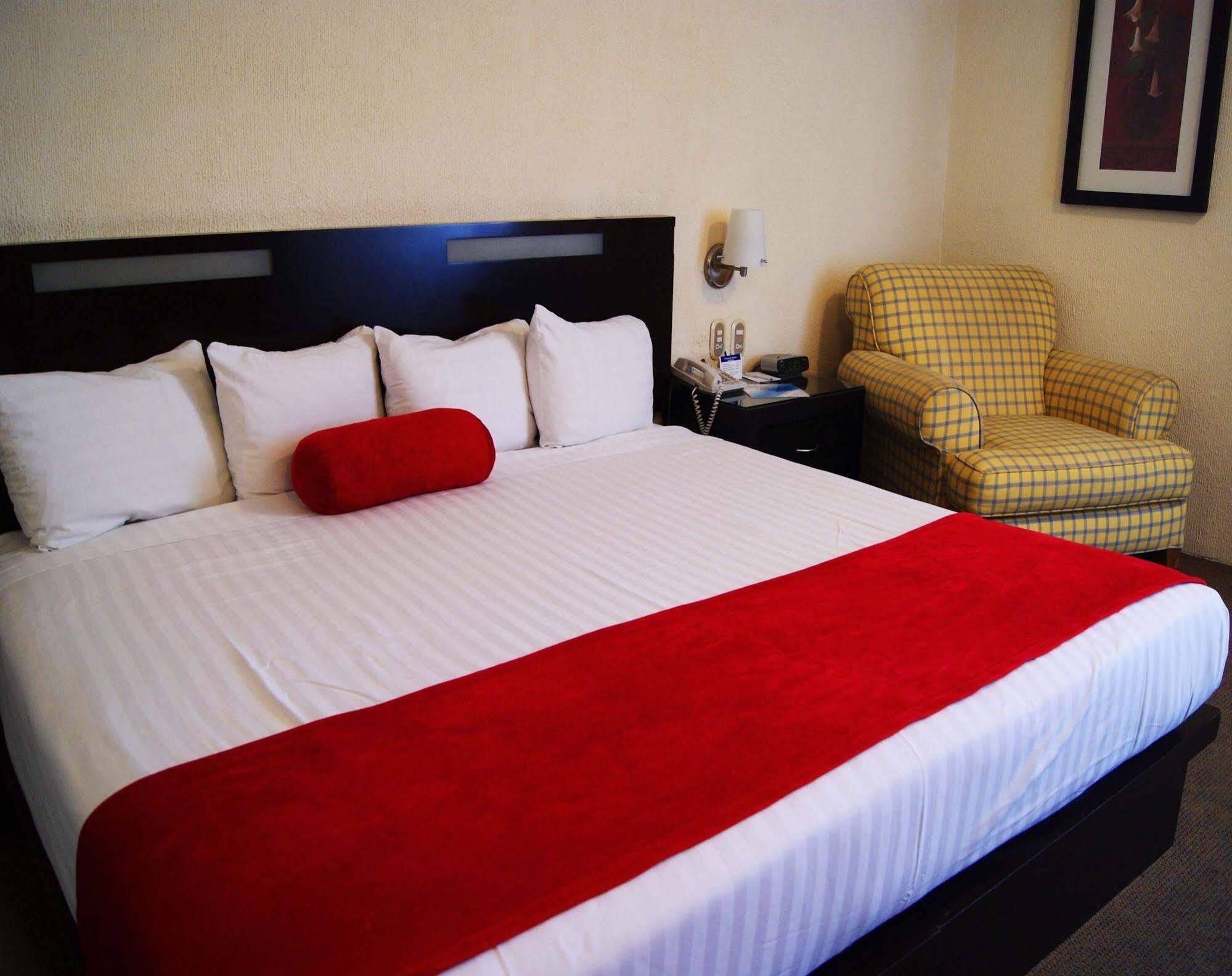 Hotel Santa Irene Guadalajara Extérieur photo